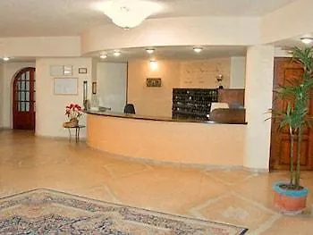 فندق Akrabello 3*
