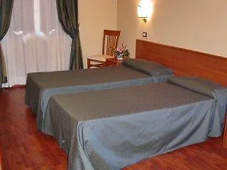 מלון Akrabello 3*