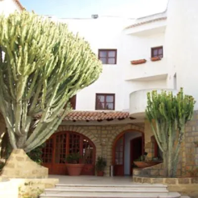 Akrabello 3*