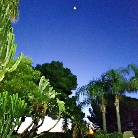 فندق Akrabello 3*
