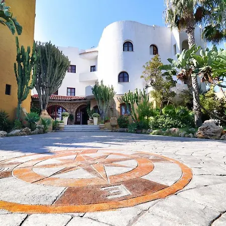 Akrabello 3*