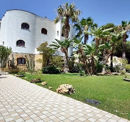Akrabello 호텔