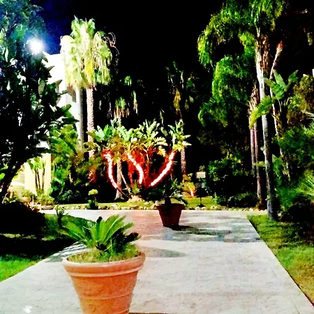 فندق Akrabello 3*