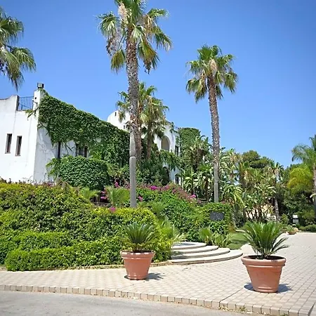 Akrabello Hotel 3*