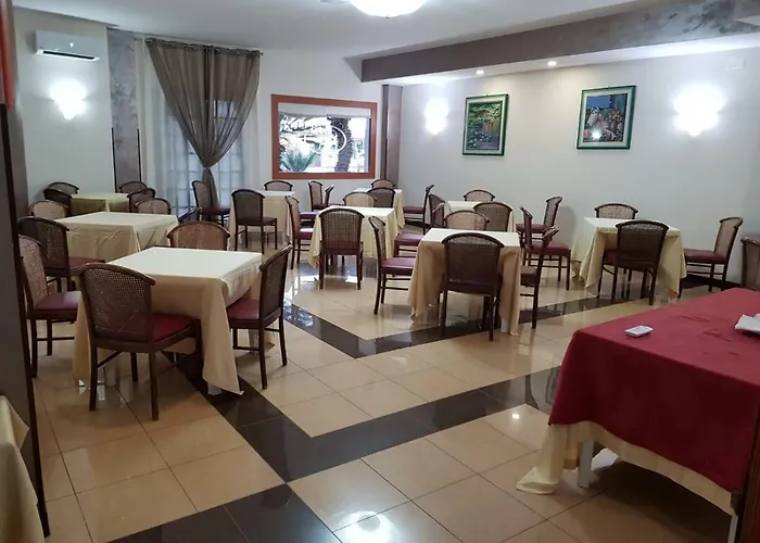 Hotel Akrabello 3*